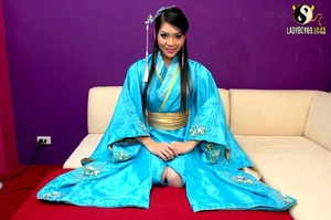 Geisha ladyboy shows off monster rod and - Picture 2