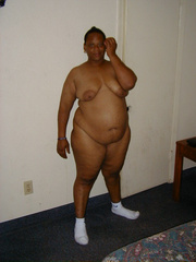 Juicee is a jumbo Mature mama gettin' naked and gettin' - Picture 10