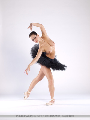 Tags: Ballet, beautiful breasts, big but - Picture 7