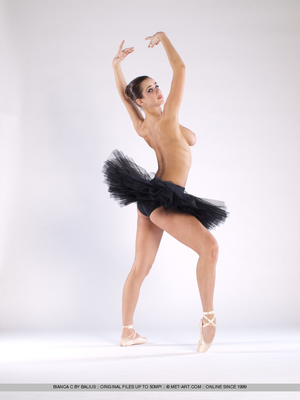Tags: Ballet, beautiful breasts, big but - Picture 10