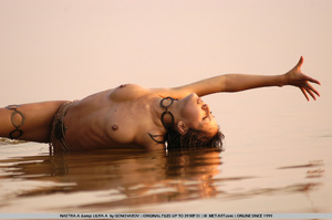 Out in the water the dangerous hot model - XXX Dessert - Picture 2