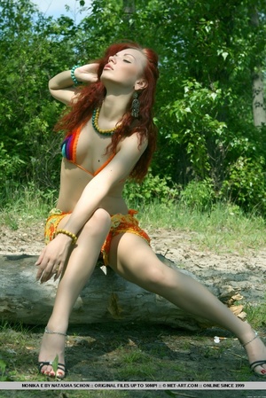 Lusty and erotic redhead in daring and a - Picture 3