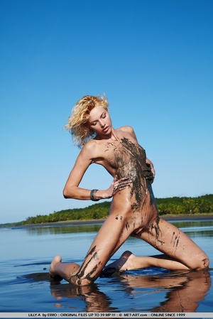 Playing in the mud, is dirty for this pe - XXX Dessert - Picture 6