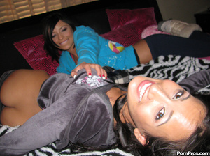 Amia, Halie have their first TEEN BFF th - XXX Dessert - Picture 3