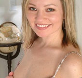 Who says they dont like hairy pussys because tracy has one hell of a nice