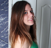 Nubile Alice Sweets teases her sensitive clit with bath water