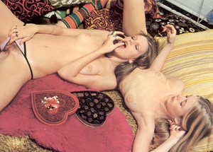 Two hirsute retro lesbian hippies using  - XXX Dessert - Picture 2