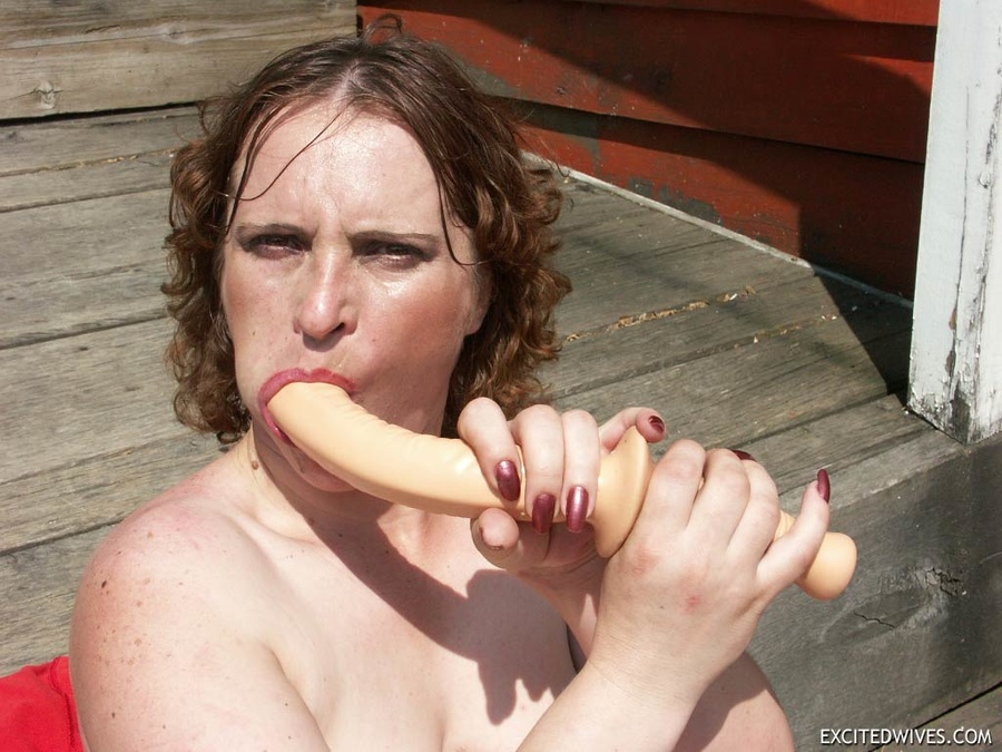 Busty mature wife toying her pussy with huge dildo outdoors. Tags: Insertion, brunette, shaved pussy, homemade. - XXXonXXX - Pic 12