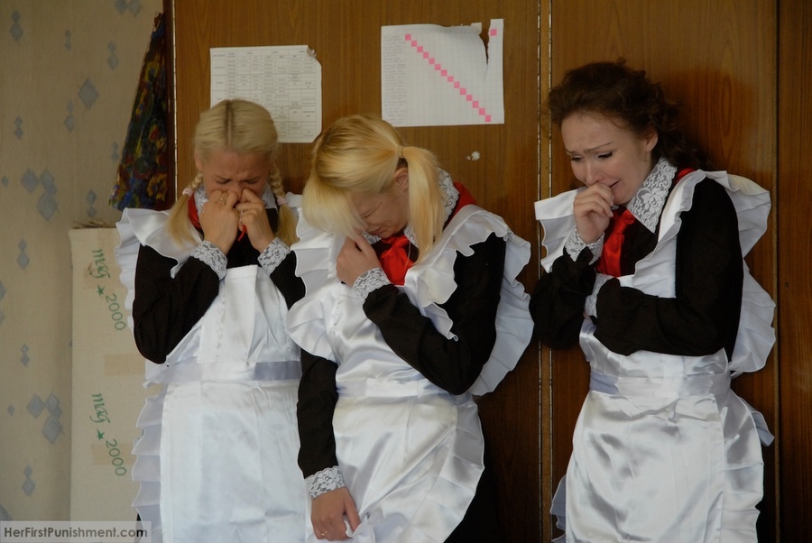 Schoolgirls punished for having fun with ea - XXX Dessert - Picture 5