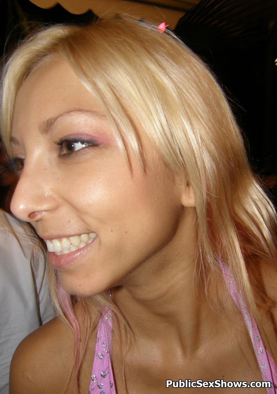 Ebony babe spreading her legs wide and showing her hairy snatch in public. Tags: Sexy panties, boobs, relity girls. - XXXonXXX - Pic 11