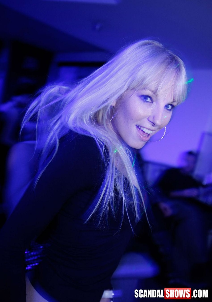 Lusty real girls can't stand their sexual desire on sex show. Tags: Public, reality, blowjob. - XXXonXXX - Pic 1