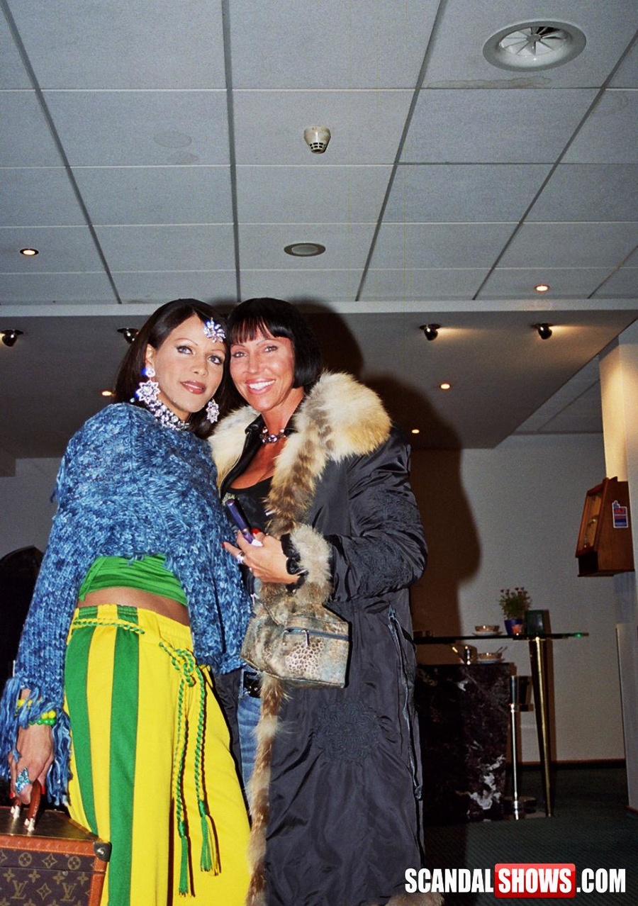 Sexy shaped naked babes like their twat being pleased in public. Tags: Reality, big tits, shaved pussy. - XXXonXXX - Pic 12