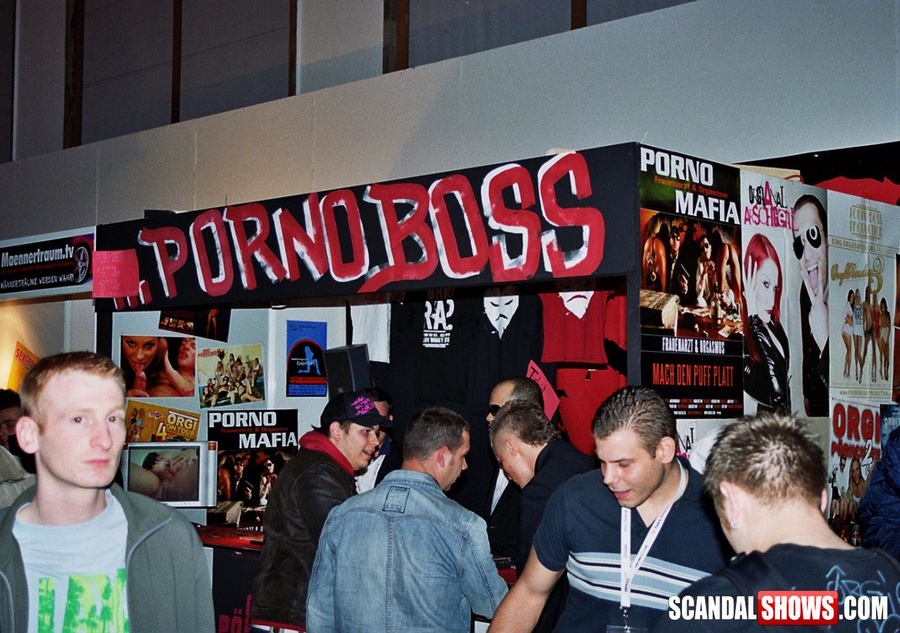 Naked lusty bimbos pleasing their wet snatches in public. Tags: Reality, shaved pussy, insertion, boobs. - XXXonXXX - Pic 6