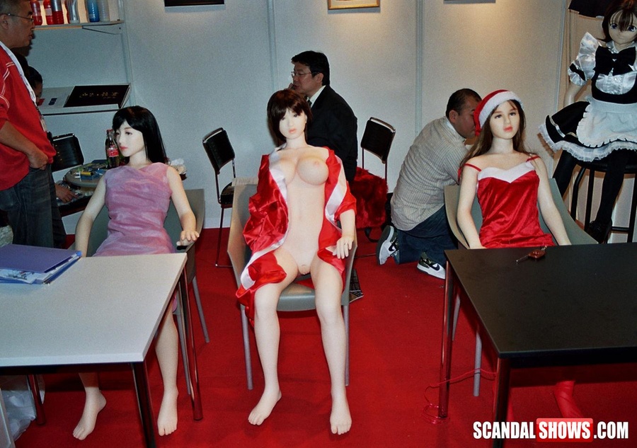 Horny sex show models don't mind hard cock riding in the public. Tags: Naked girls, reality, sexy lingerie. - XXXonXXX - Pic 10