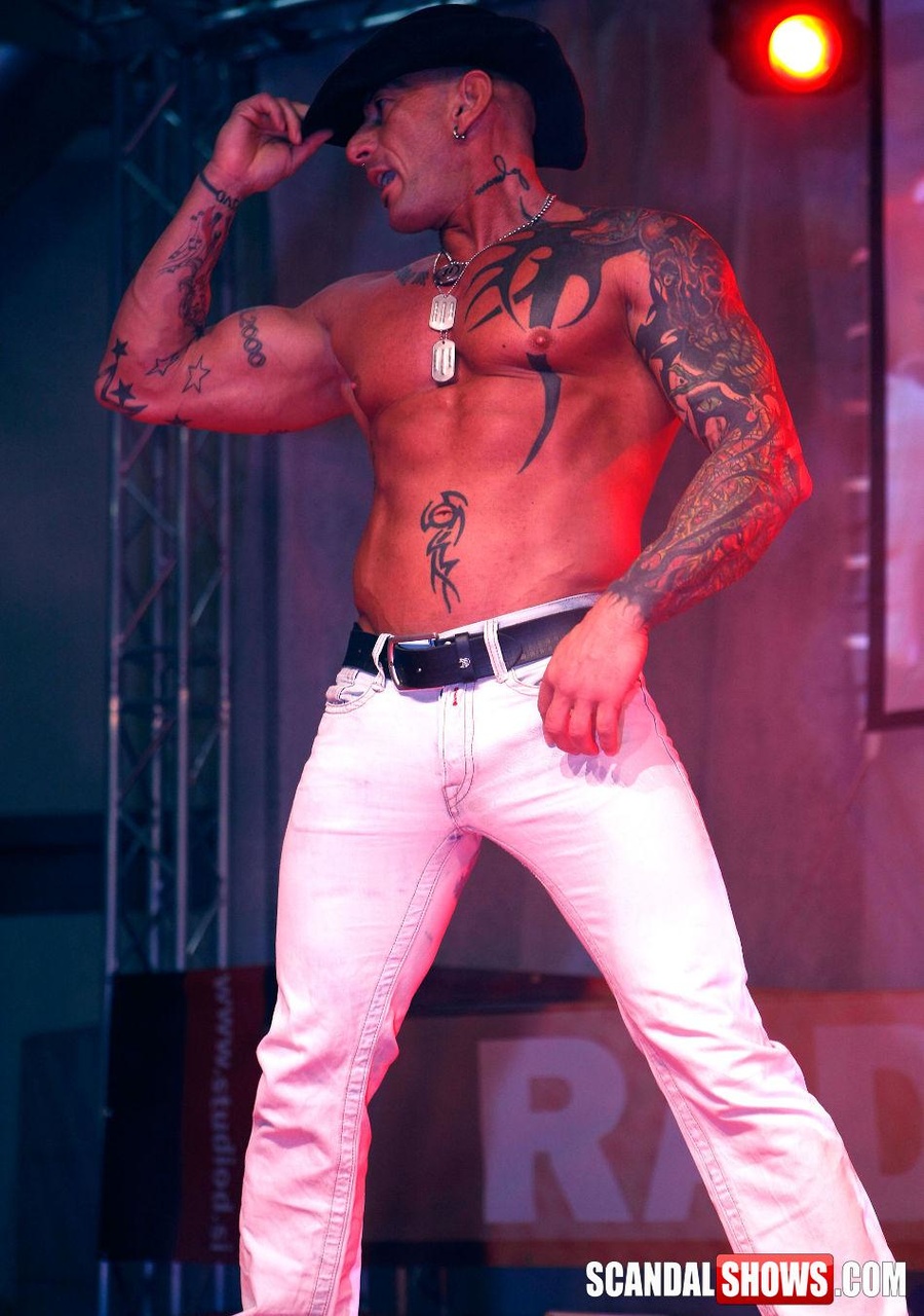 Look at these yummy naked bodies expsoed on real nasty sex show. Tags: Perfect ass, shaved pussy, public, reality. - XXXonXXX - Pic 12