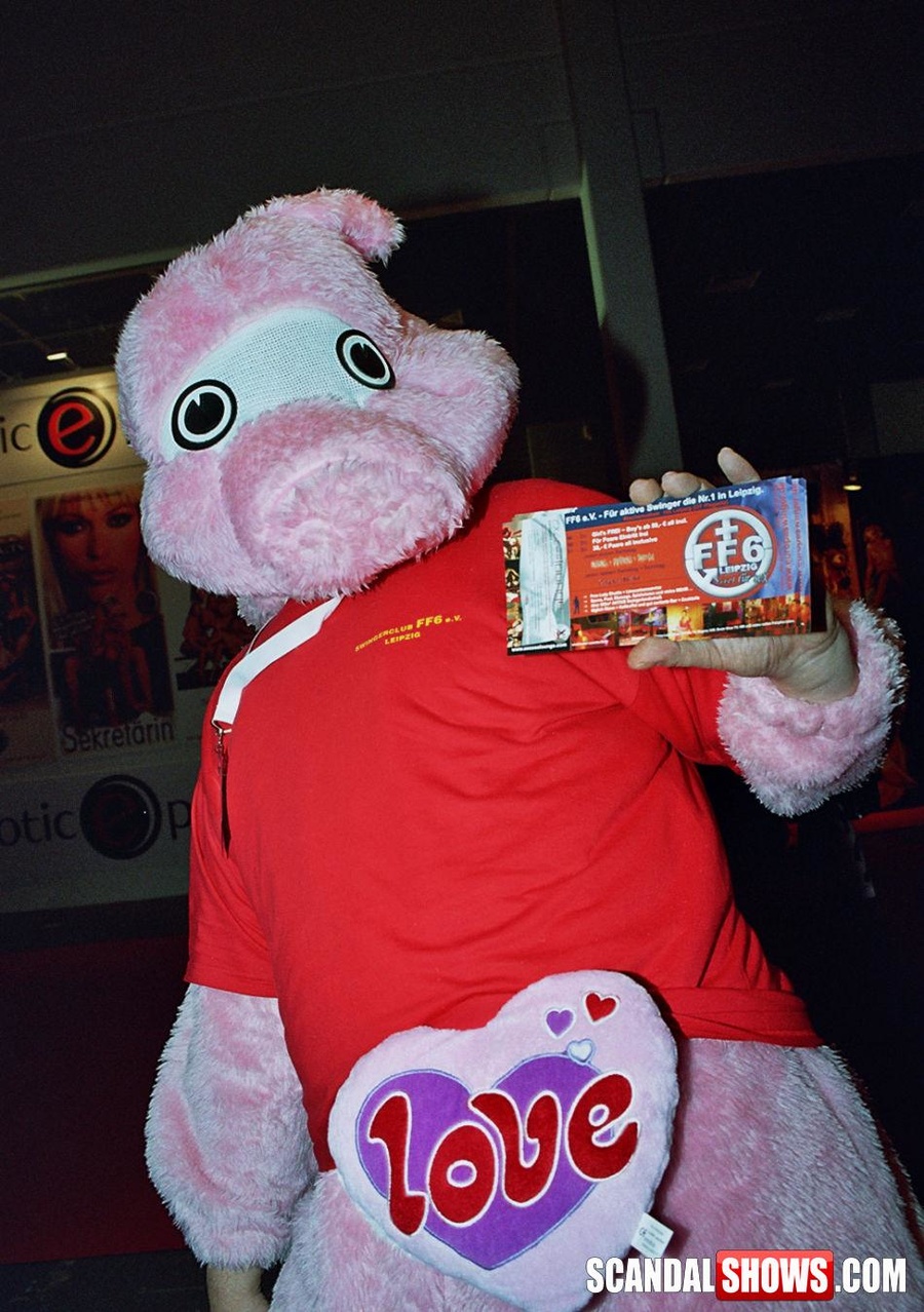 Naked show girls looking so sexy while teasing on the stage. Tags: Reality, shaved pussy, naked girls, big boobs. - XXXonXXX - Pic 4