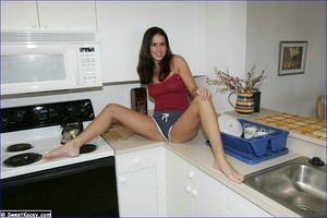 Perfect body brunette wife feeling naugh - Picture 3