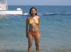 Indian hairy pussy milf posing in her sexy bikini on the beach. - Picture 8
