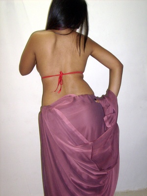 Gorgeous indian babe in sexy red bra teasingly dancing on a cam. - XXXonXXX - Pic 7