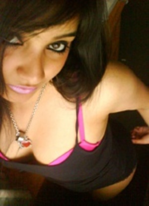 Delicious young indian stunner in pink undies making selfshot pics. - Picture 6