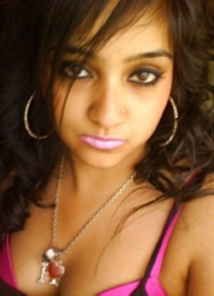 Delicious young indian stunner in pink undies making selfshot pics. - Picture 9