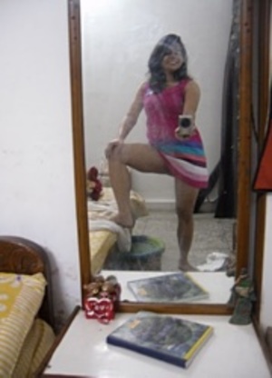 Horny indian hottie making selfshot xxx upskirt pics at home. - Picture 5