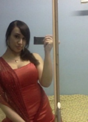 Amateur yong indian making selfshot pics of her enormous boobs. - Picture 3