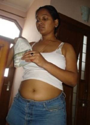 Big tits indian chubby girl has no panties under her jeans miniskirt. - Picture 5