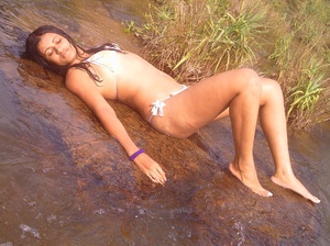 Real amateur indian chick in sexy bikini showing her perfect boobs outdoors. - Picture 2