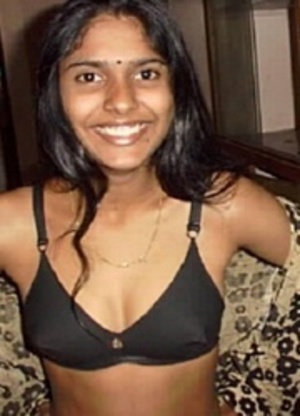 Indian young stunner taking off her black bra just to show you her sexy tits. - XXXonXXX - Pic 2