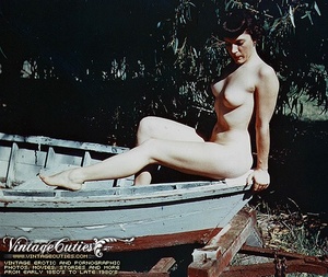 Vintage erotica shots of middle aged gor - Picture 10