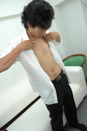 Sex hungry young asian stud slips out hi - XXX Dessert - Picture 2