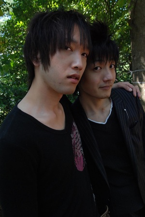 A pair of handsome japanese gays getting - Picture 1