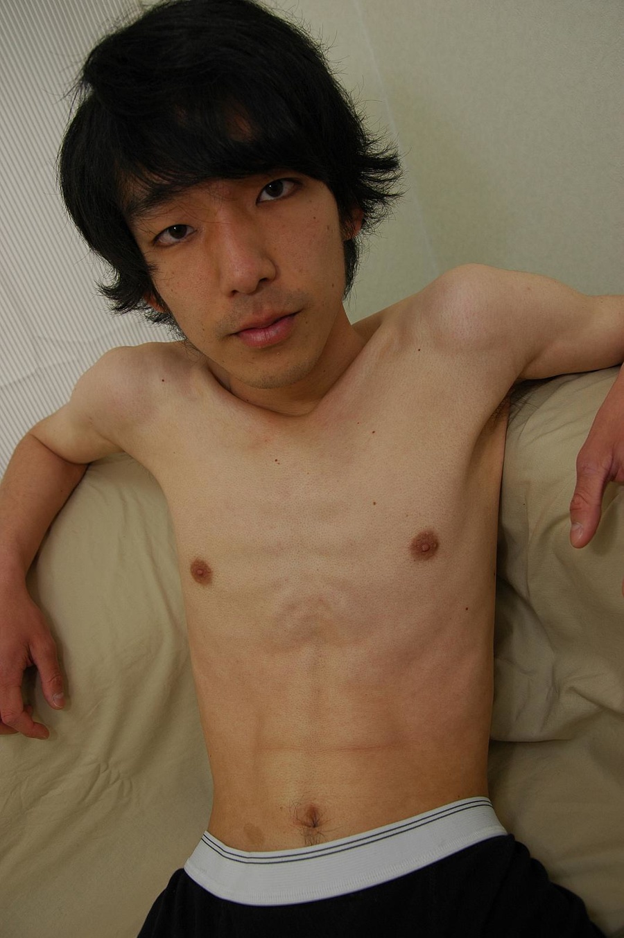 Asian handsome hunk undressing on a cam and - XXX Dessert - Picture 4