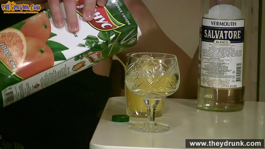 Full figured blond strips down for boy - XXXonXXX - Pic 3