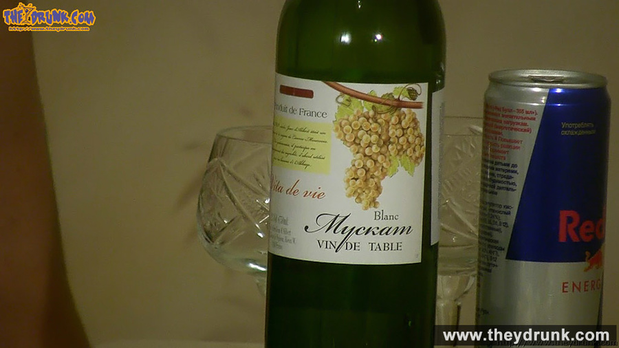 Sexybrunette in stockings gets naked and sucks hungrily - XXXonXXX - Pic 2