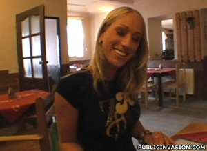 Hot blonde girl doesn't mind dirty fucki - Picture 3
