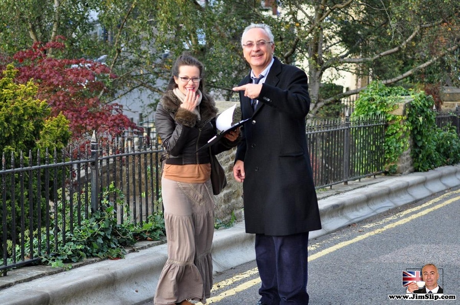 Catches a young seductive Miss and brings h - XXX Dessert - Picture 2