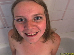 Pouring goldenshower right into her mouth while smiling! - Picture 2
