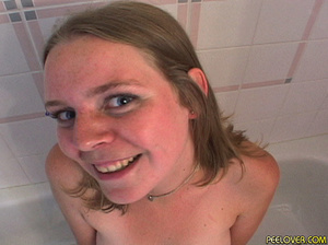 Pouring goldenshower right into her mouth while smiling! - XXXonXXX - Pic 3