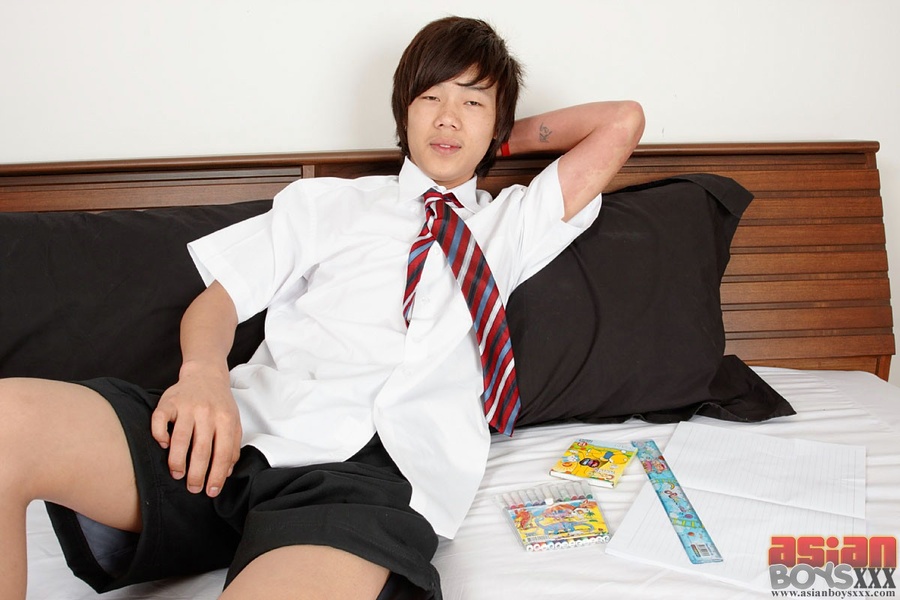 Just gay pictures of typical Japanese homo schoolboy who is fond of ga-ga  from time to timeâ€¦. Picture 12.