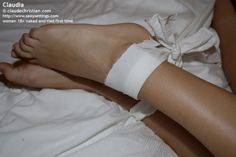 Fully naked petite girl Claudia has her han - XXX Dessert - Picture 12