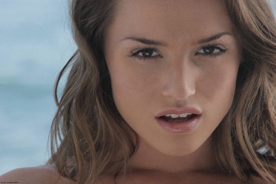 Young erotic nymph looking so irresitible w - XXX Dessert - Picture 8