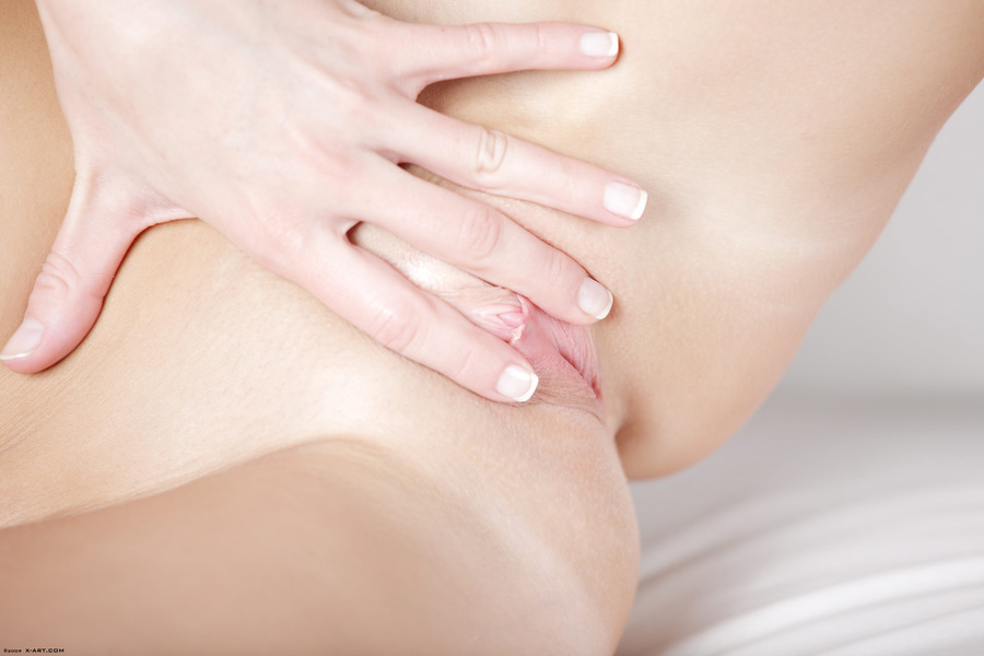 Perfect boobs brunette beauty slowly pulls  - XXX Dessert - Picture 5