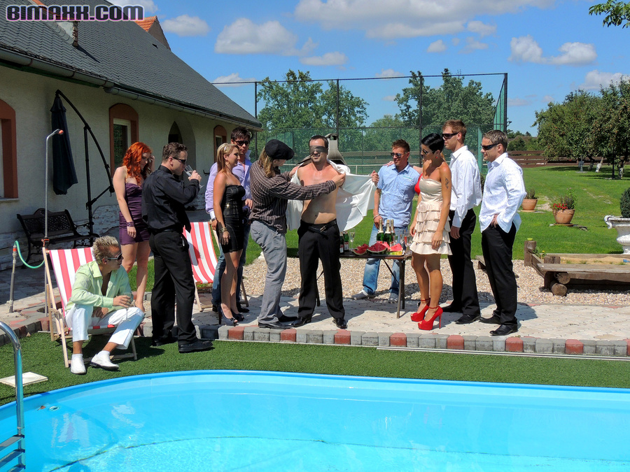 Bisex orgy party relaxed boys and girls gee - XXX Dessert - Picture 5