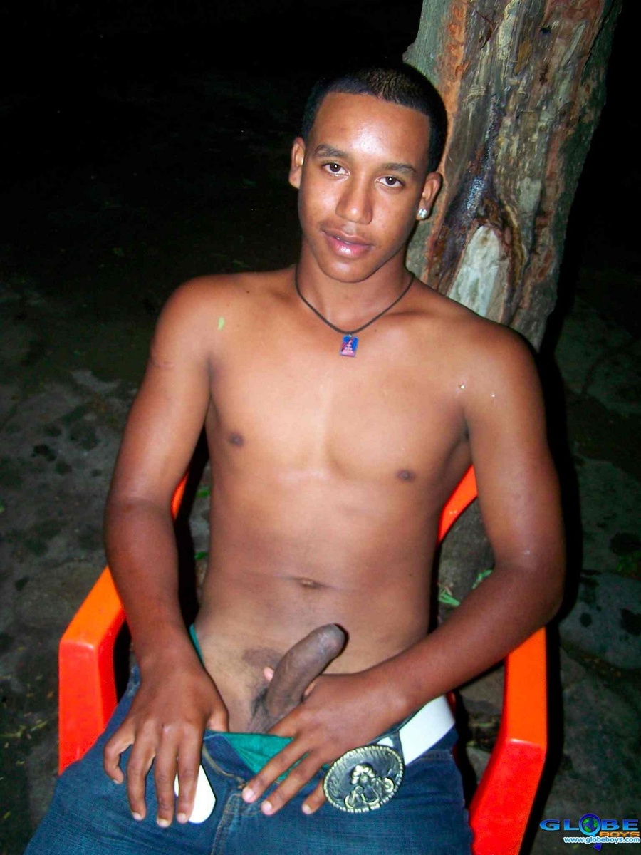Black one is dusting the duvet on his Gay Sex body - XXXonXXX - Pic 8