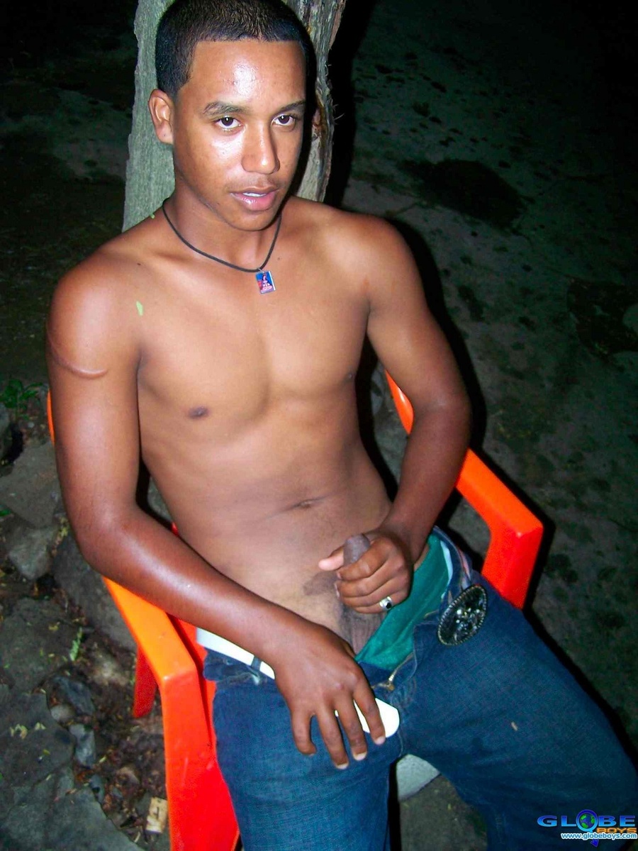 Black one is dusting the duvet on his Gay Sex body - XXXonXXX - Pic 9