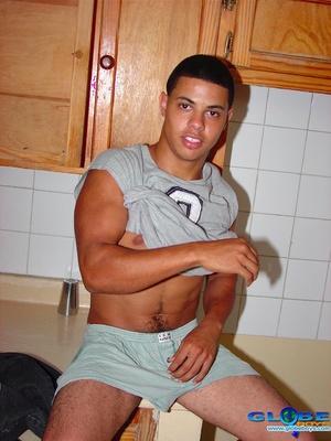 Hey, tickie-tickie, I am gonna show you some of my black gay quickie - Picture 3