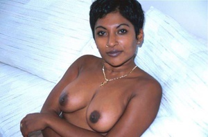 Hot brown Indian sex lovely is showing off herself - Picture 7