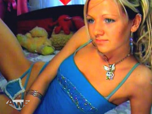 Hot blonde teen is ready to demonstrate  - Picture 1